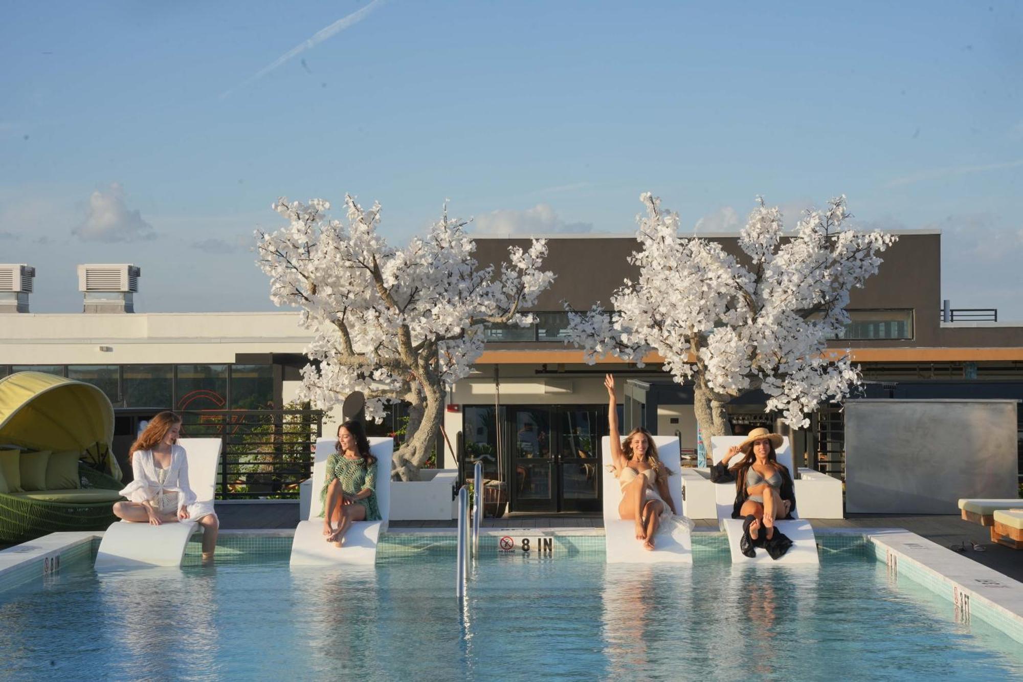 Dolce By Wyndham Hollywood Hotel Exterior foto