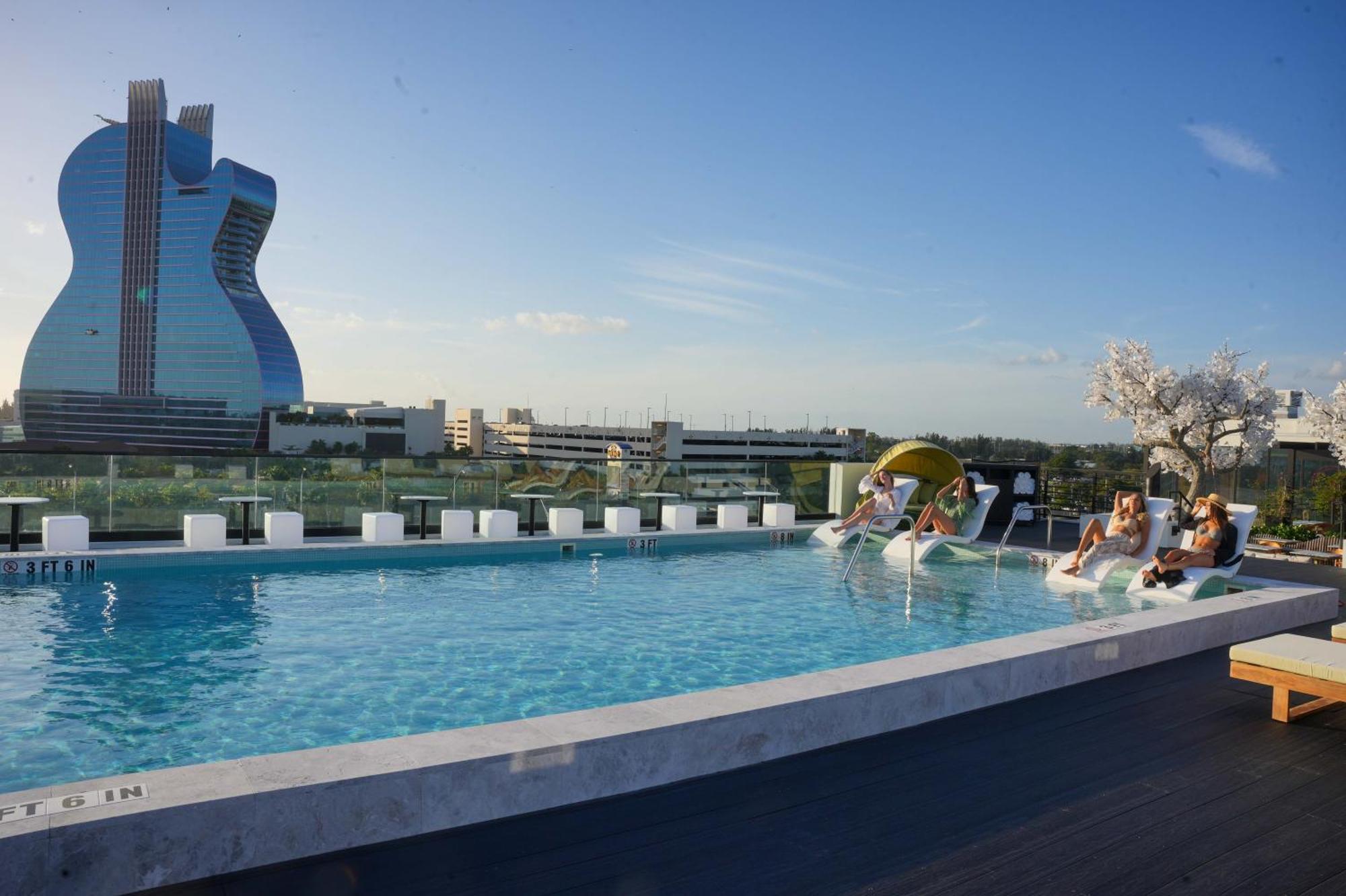 Dolce By Wyndham Hollywood Hotel Exterior foto