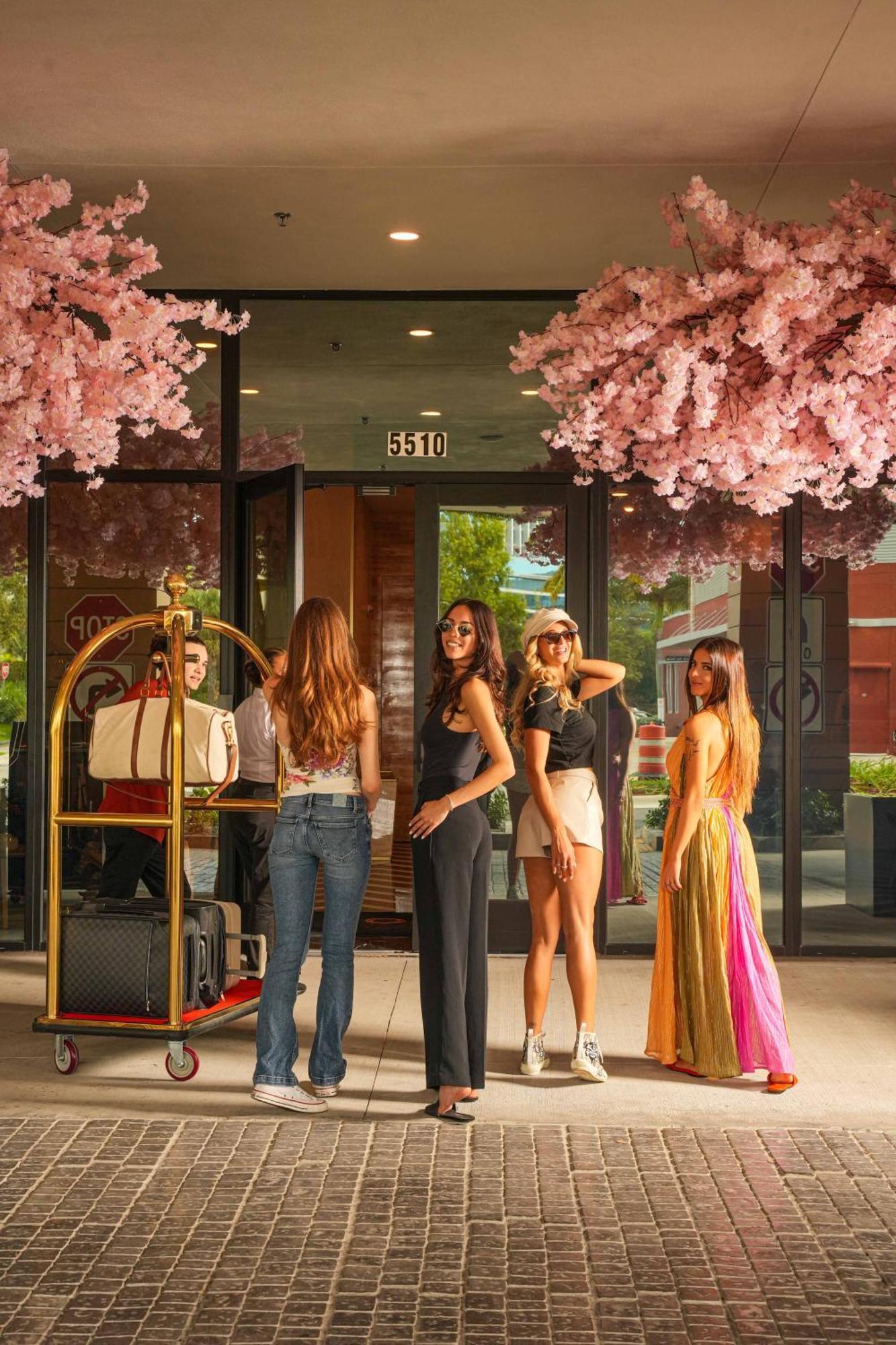 Dolce By Wyndham Hollywood Hotel Exterior foto